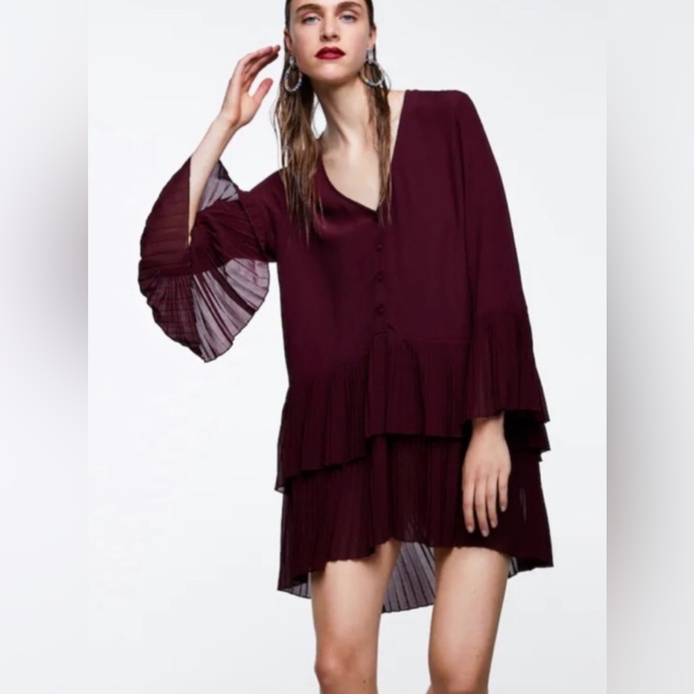 Zara - contrasted pleating blouse burgundy - size Small